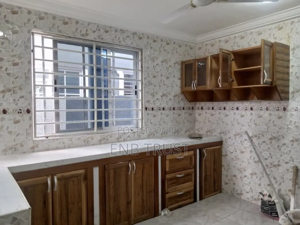 5bdrm Duplex in Oyarifa, Pentecost for rent