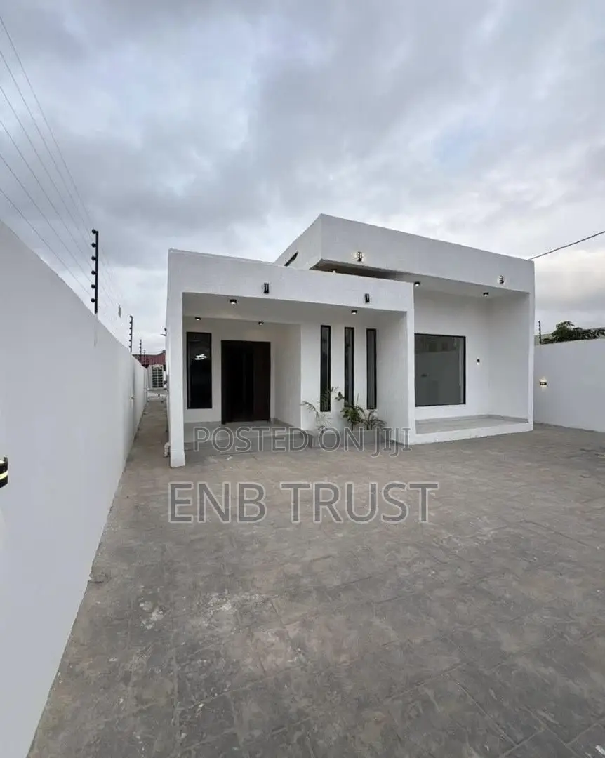 3bdrm House in Lake Side Estate for sale