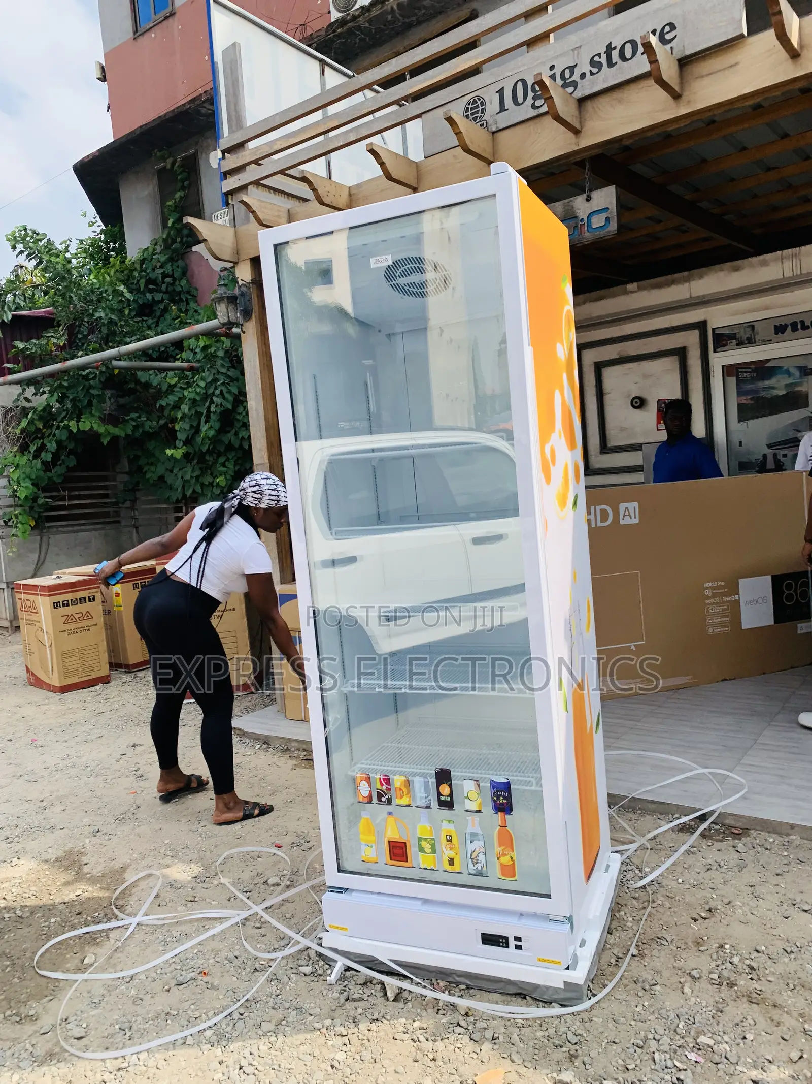 Unique Sleek White Zara-600dfg Zara Display Fridge 591 Itr Single Door