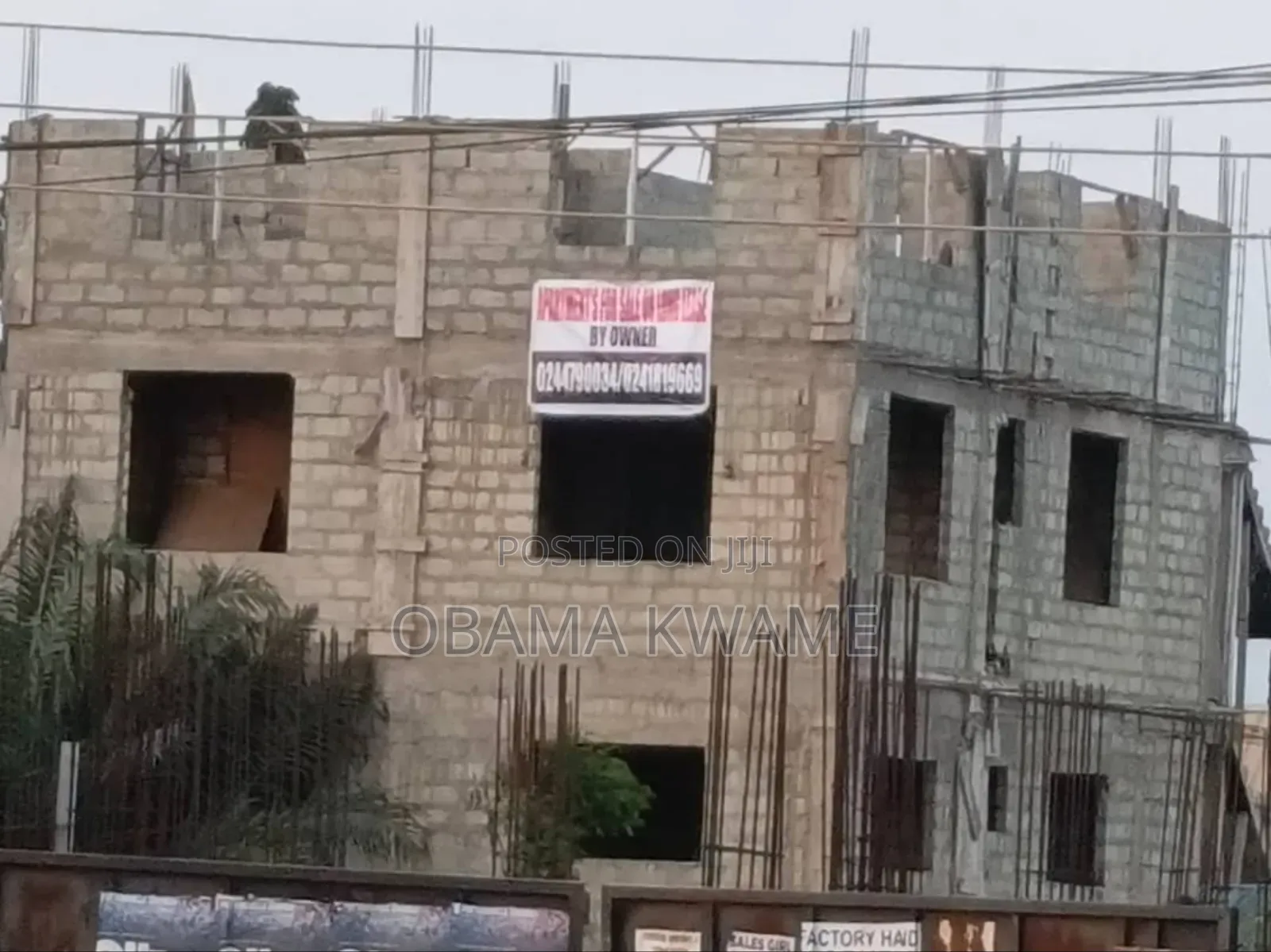 8bdrm Apartment in Laryea Homes, School Junction for sale