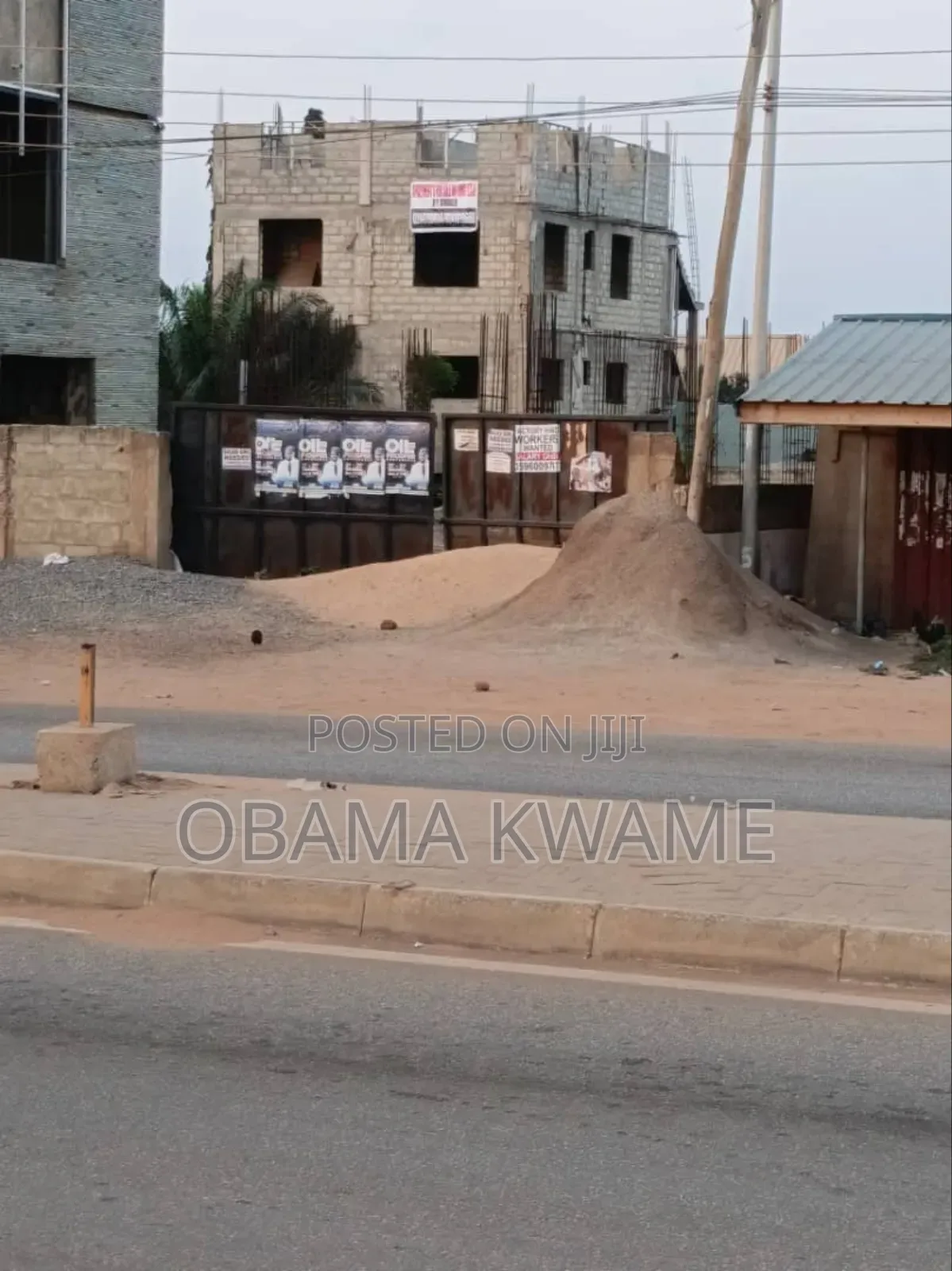 8bdrm Apartment in Laryea Homes, School Junction for sale