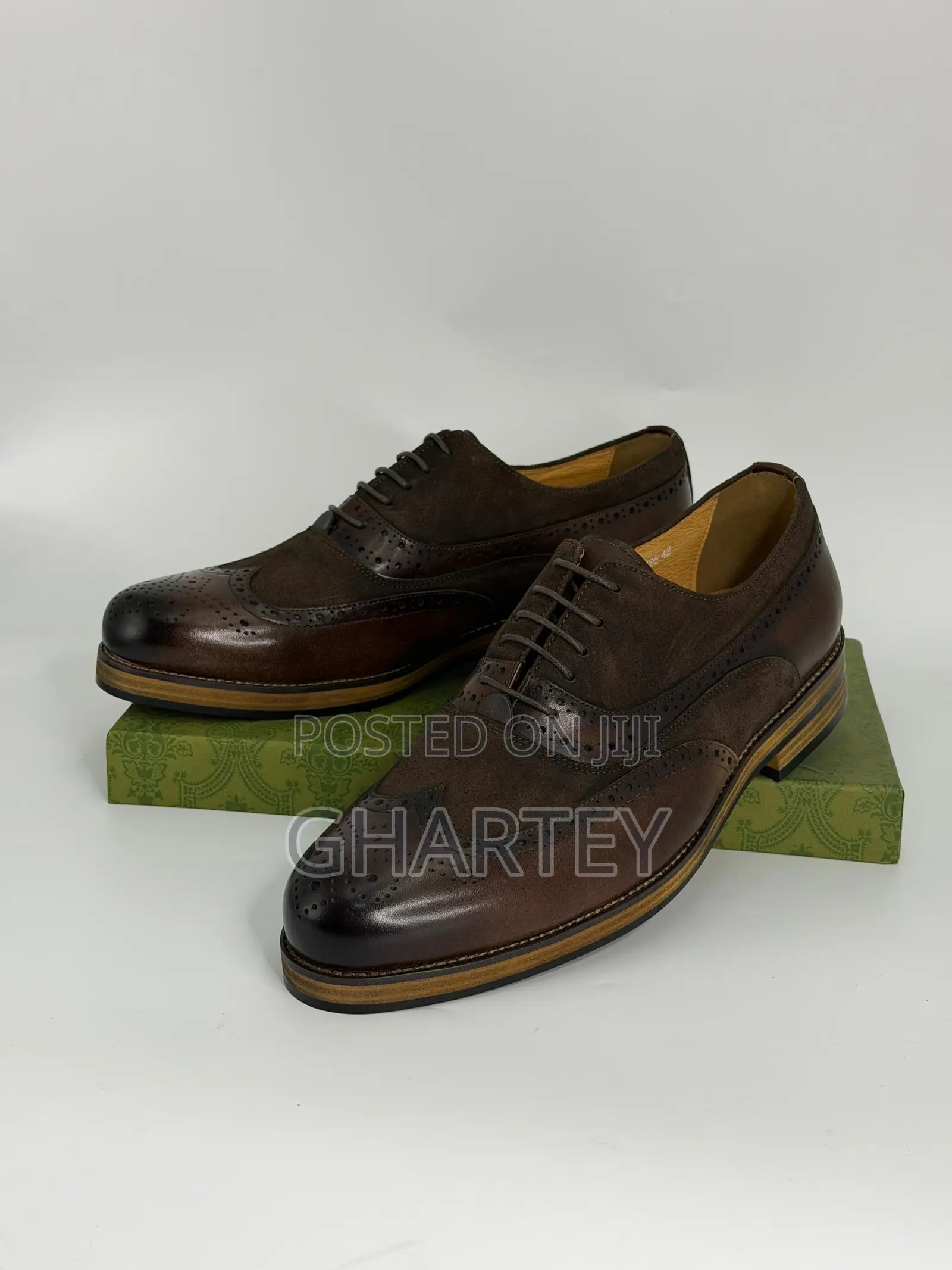Classic Two-tone Brogue Oxford Dress Shoes