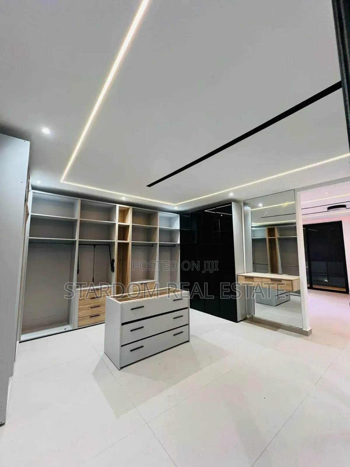 4bdrm Duplex in Ashaley Botwe for sale