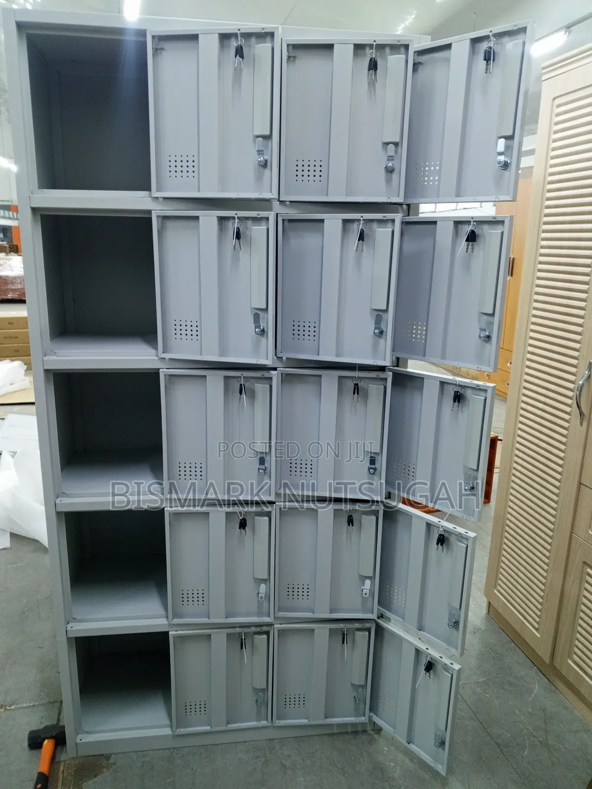 18-door Steel Locker Cabinet