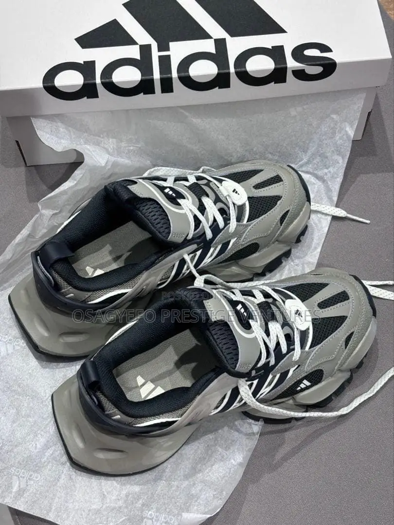 High Quality Adidas Sneakers Grey