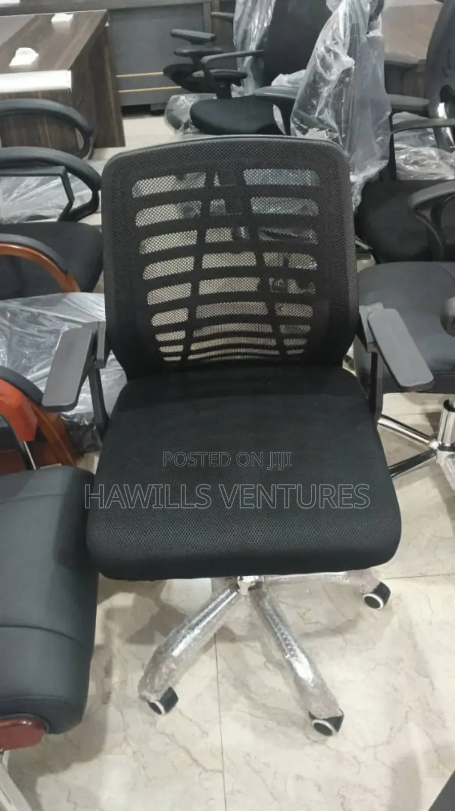 Office Adjustable Height and Arm.
