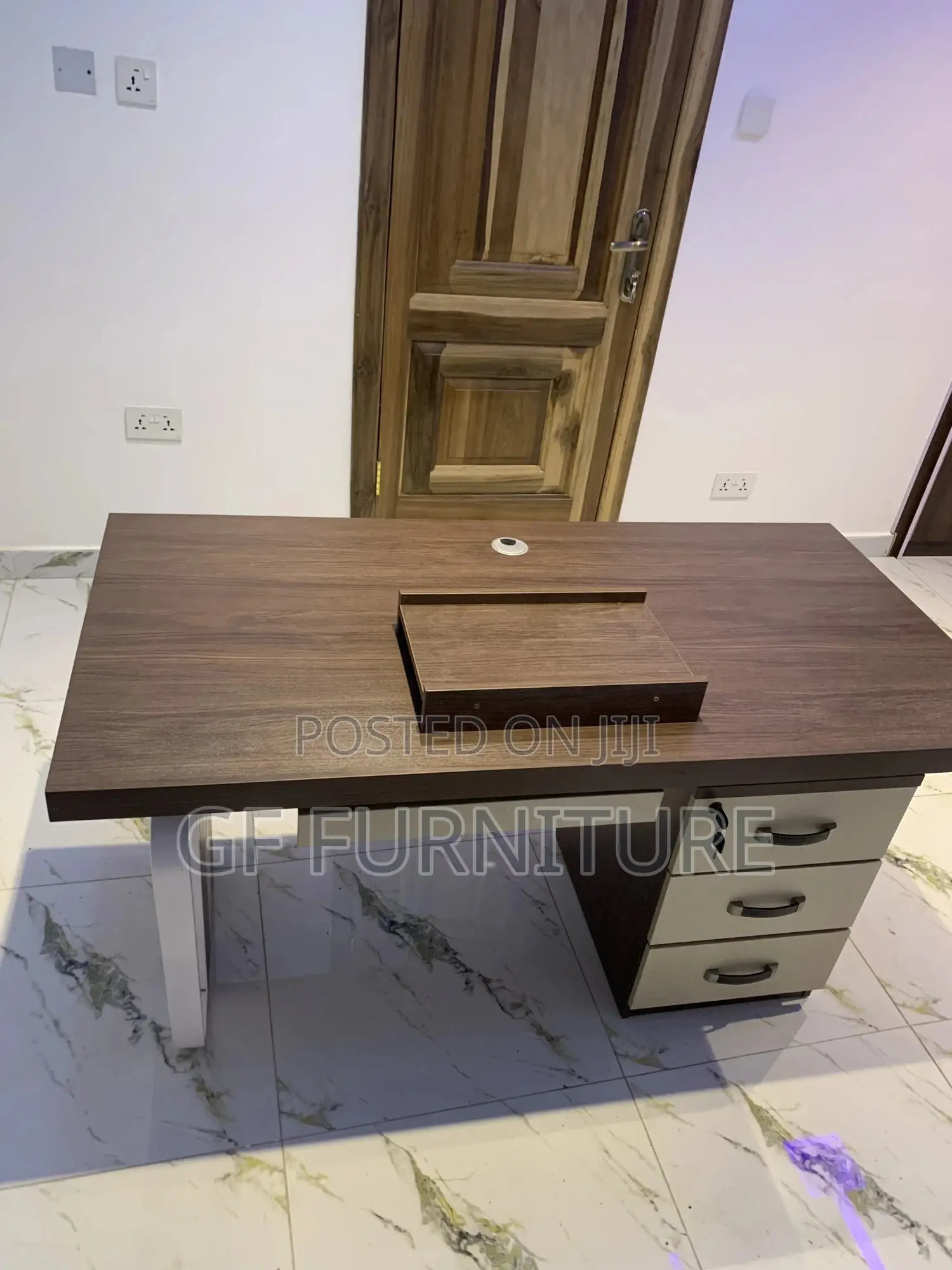 Executive Office Desk With 3-Drawer File Cabinet