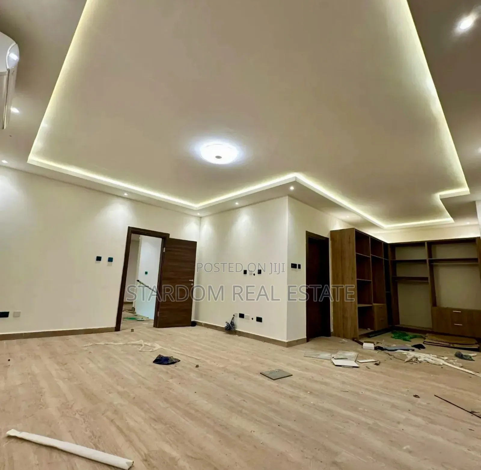 4bdrm Duplex in Adjiringanor, School Junction for sale