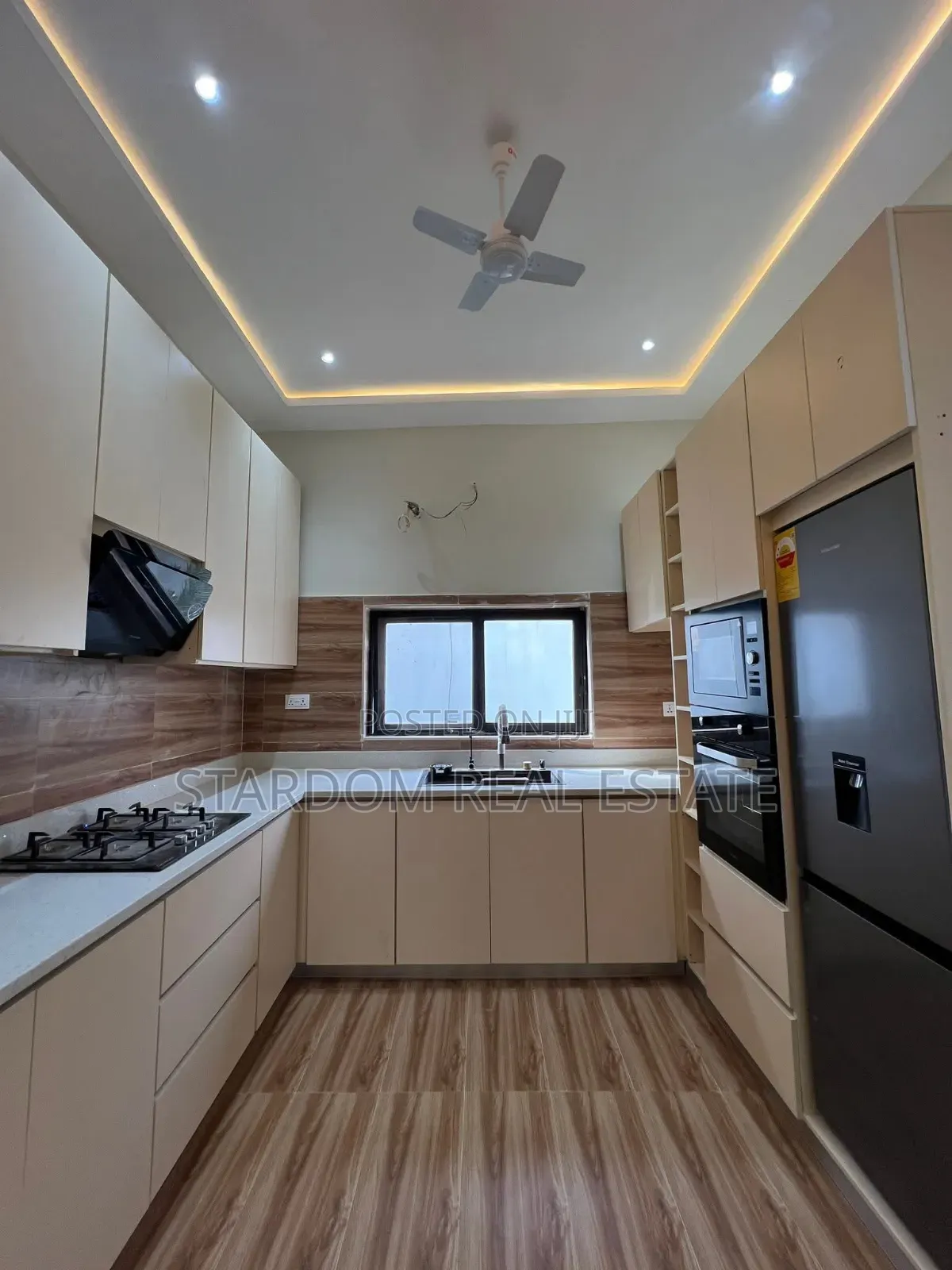 4bdrm Duplex in East Legon Hills for sale