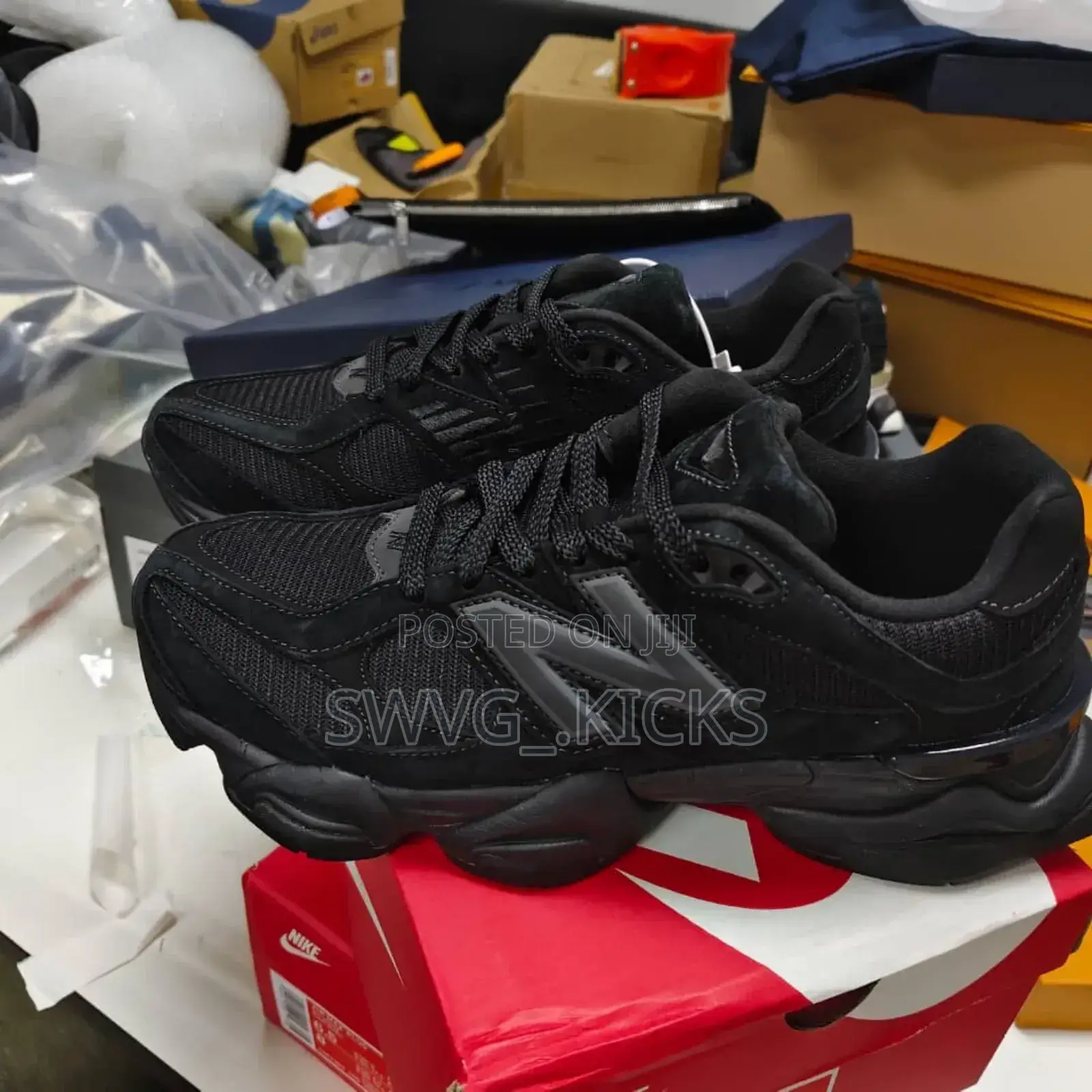 New Balance 9060 Triple Black