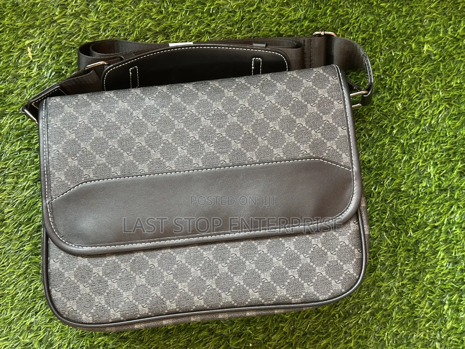 Quality and Classic Cross Body Bag