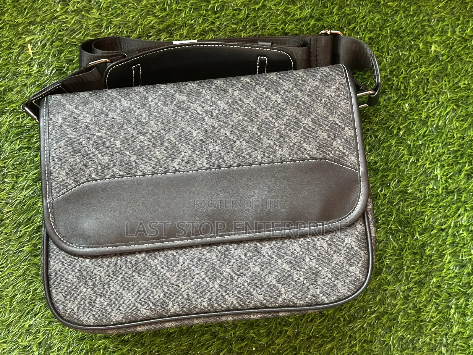 Quality and Classic Cross Body Bag
