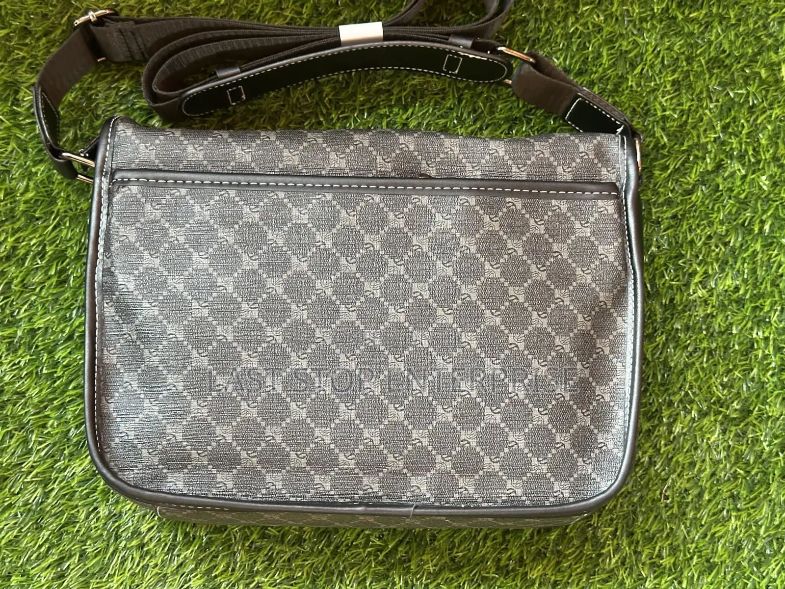 Quality and Classic Cross Body Bag