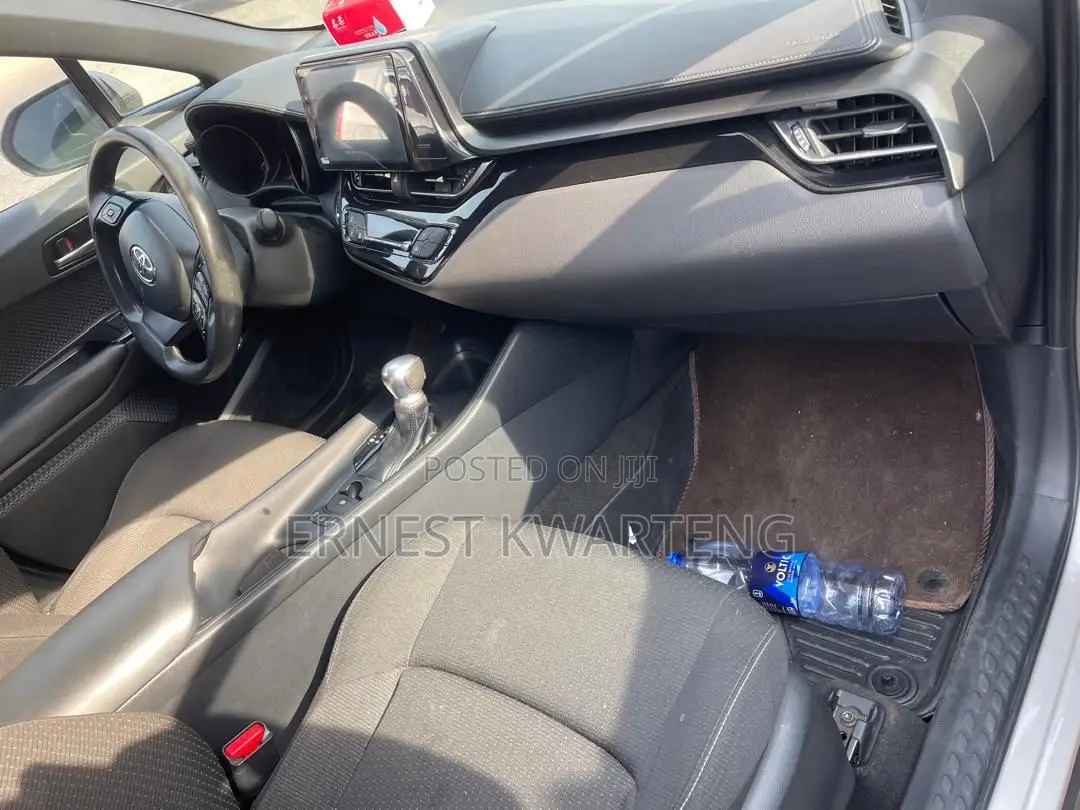 Toyota C-HR 2021 Gray
