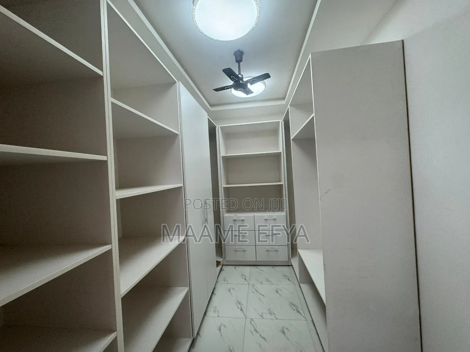 4bdrm House in Sakumono for sale