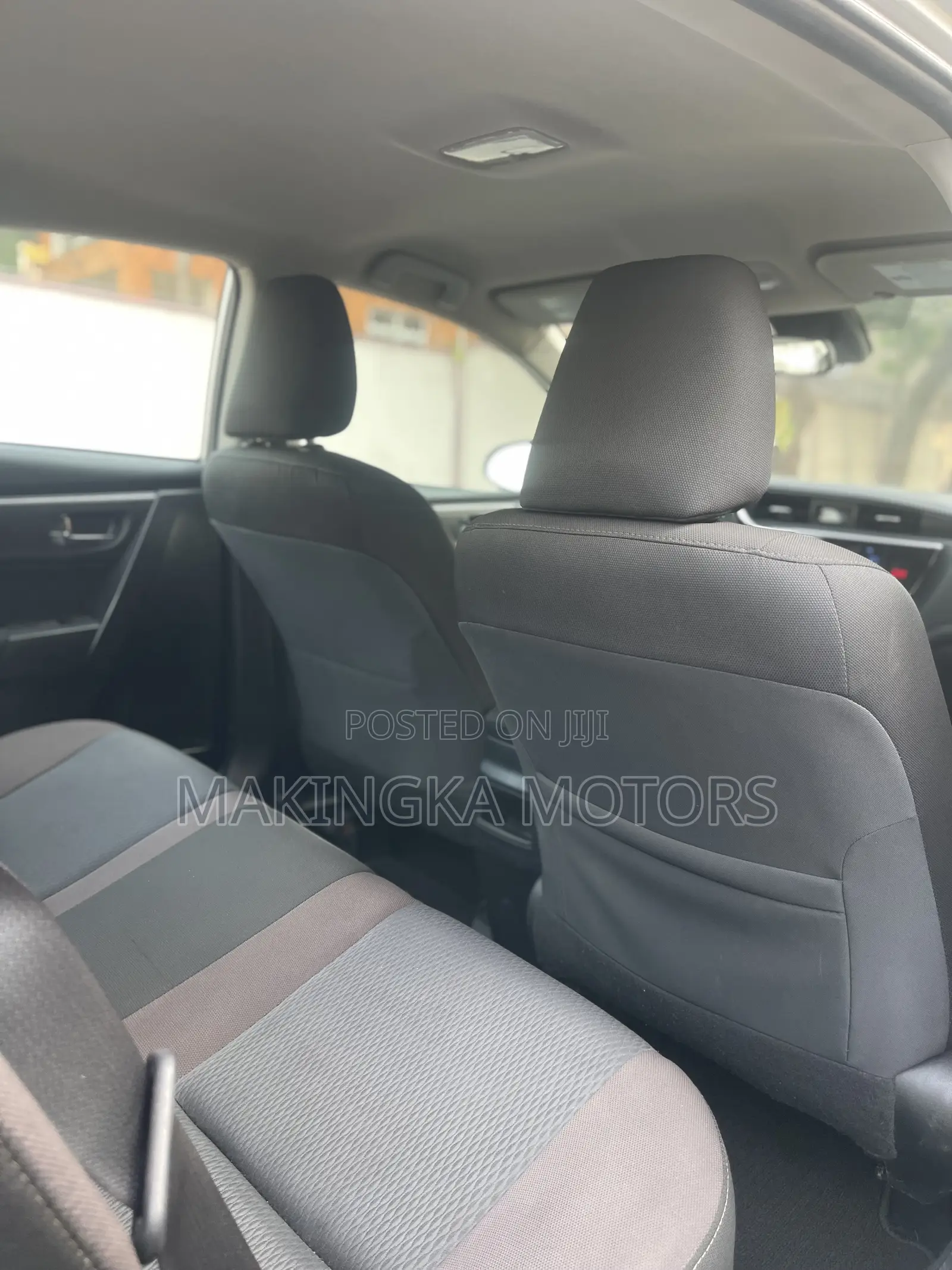 Toyota Corolla SE (1.8L 4cyl 2A) 2018 Silver