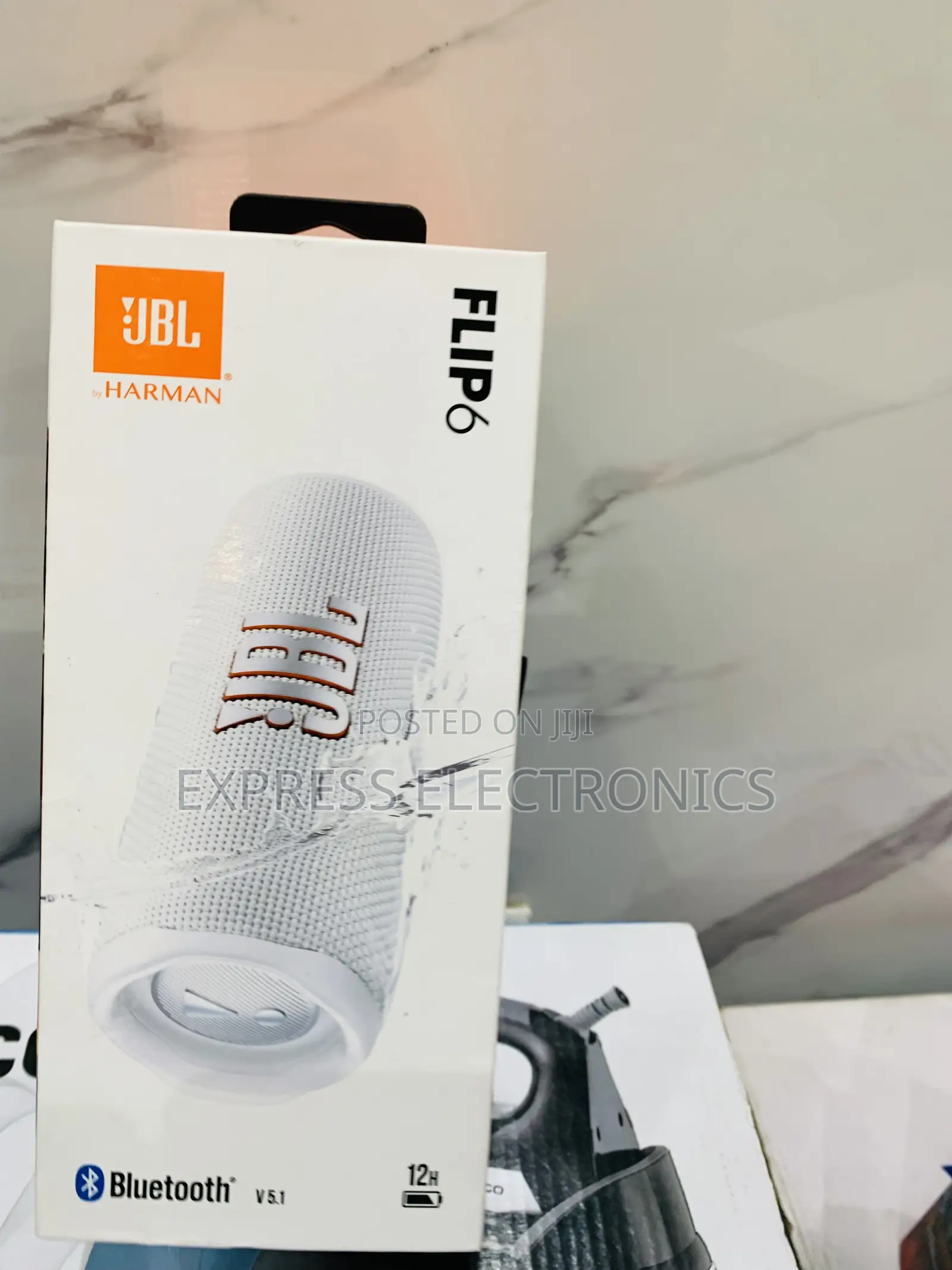 Quality Sleek White Flip 6 Bluetooth Speaker