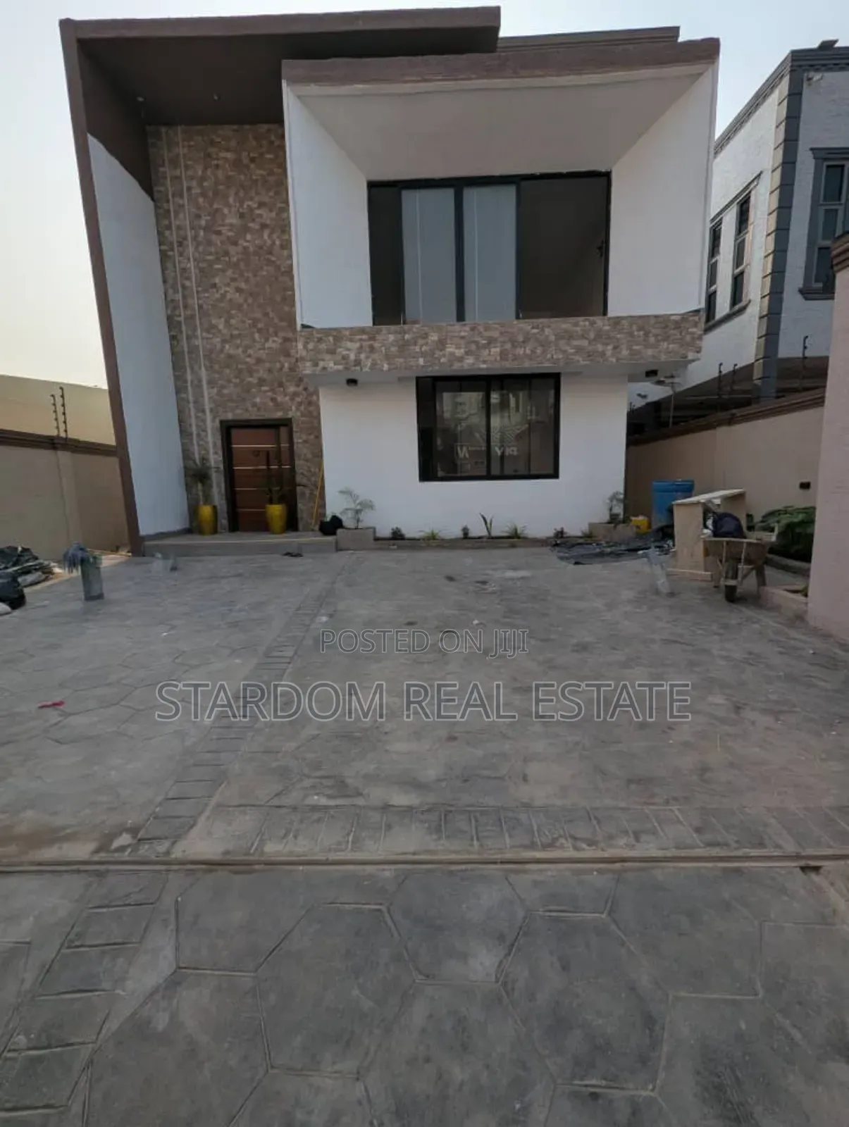 4bdrm Duplex in Tantra Hills for sale