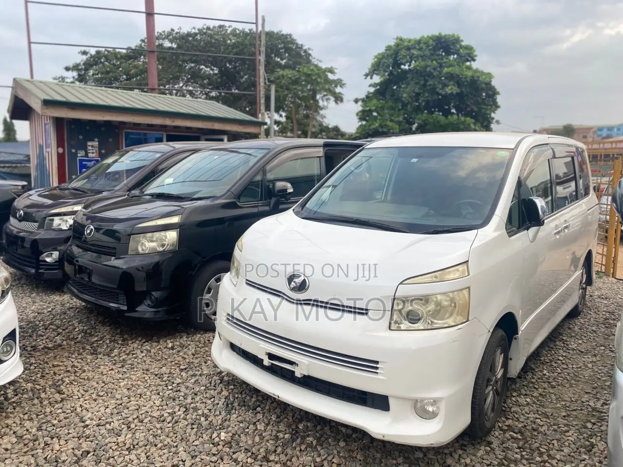 Toyota Voxy 2010 White