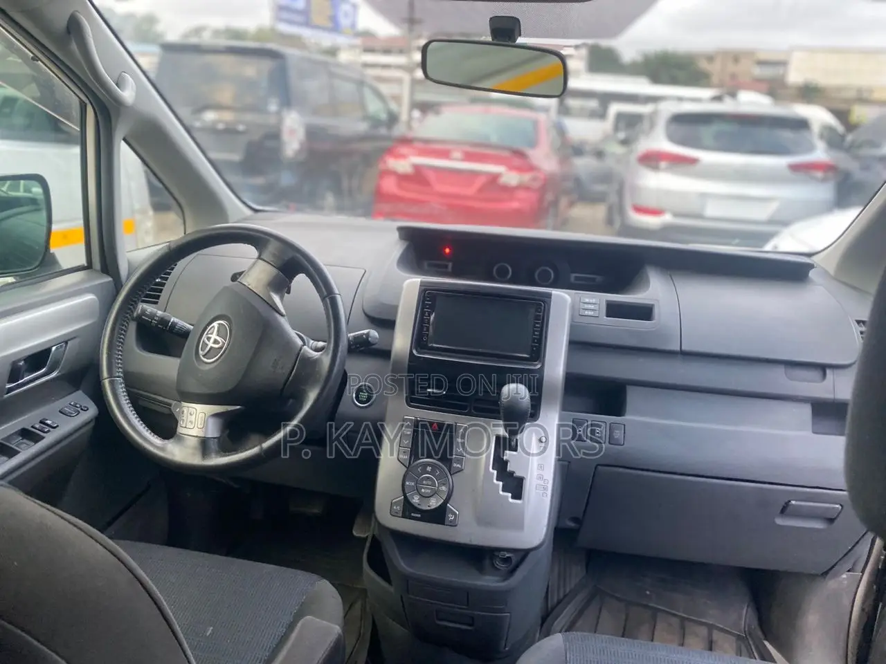Toyota Voxy 2010 White