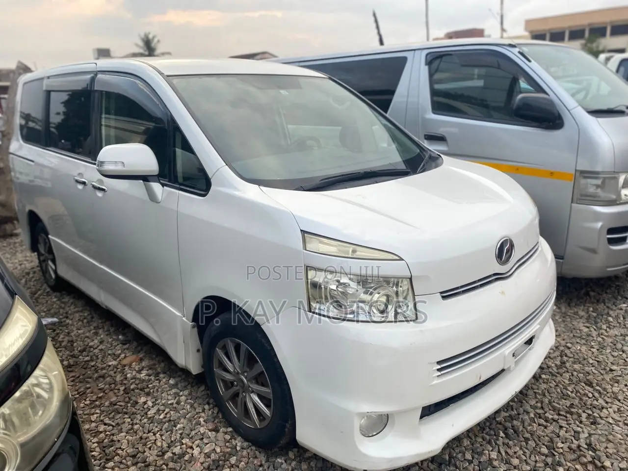 Toyota Voxy 2010 White