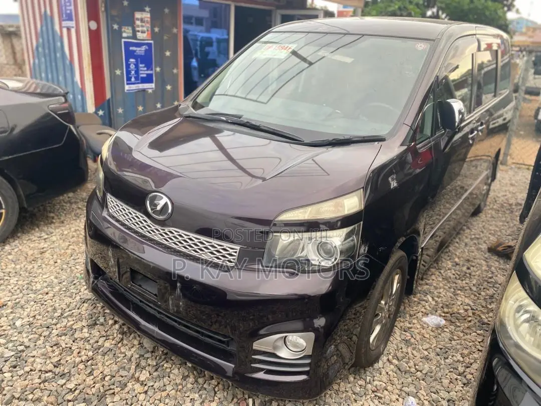 Toyota Voxy 2012 Matt Black