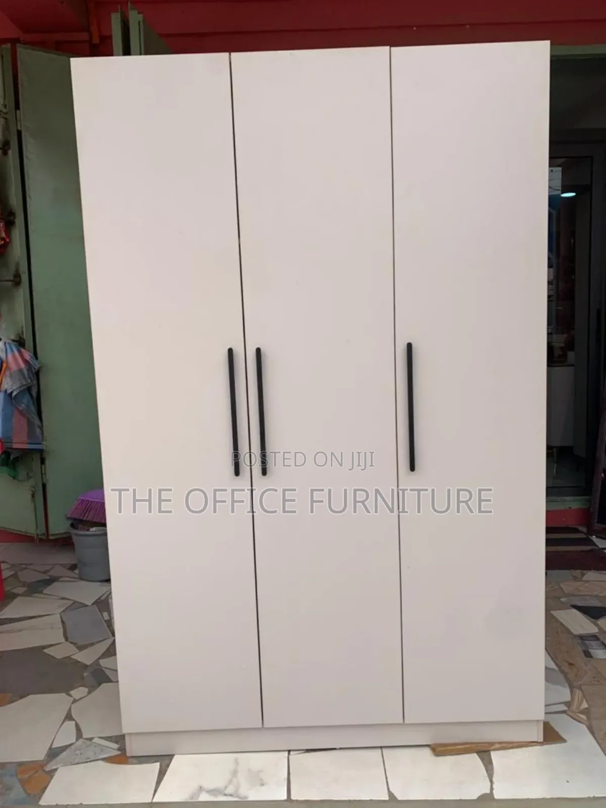 Wardrobe With Three(3) Doors