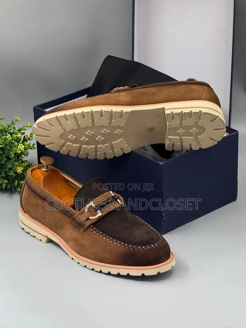 Quality Suede Buckle Loafers