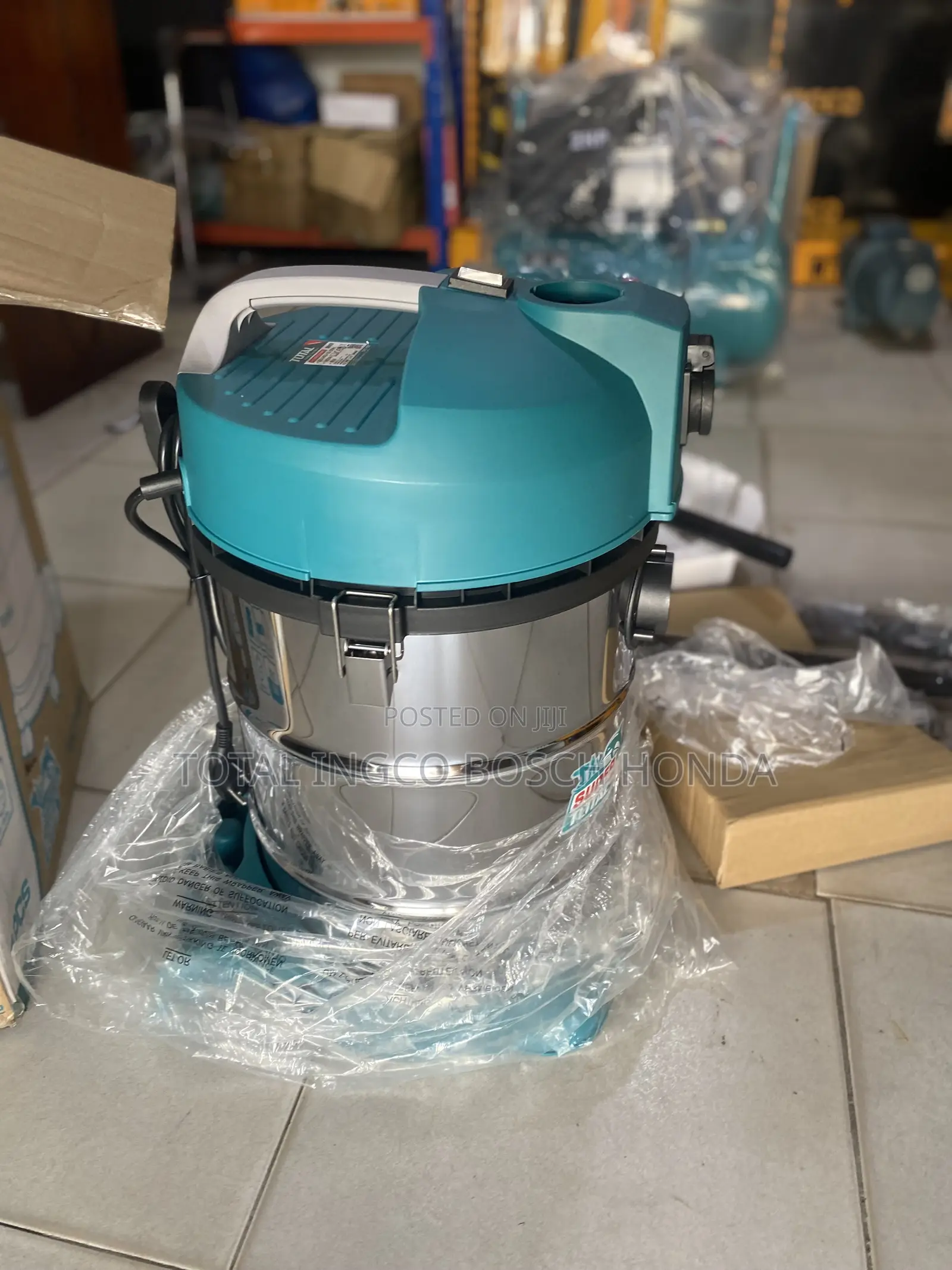 1400watt (Wet /Dry) Industrial Vacuum Cleaner