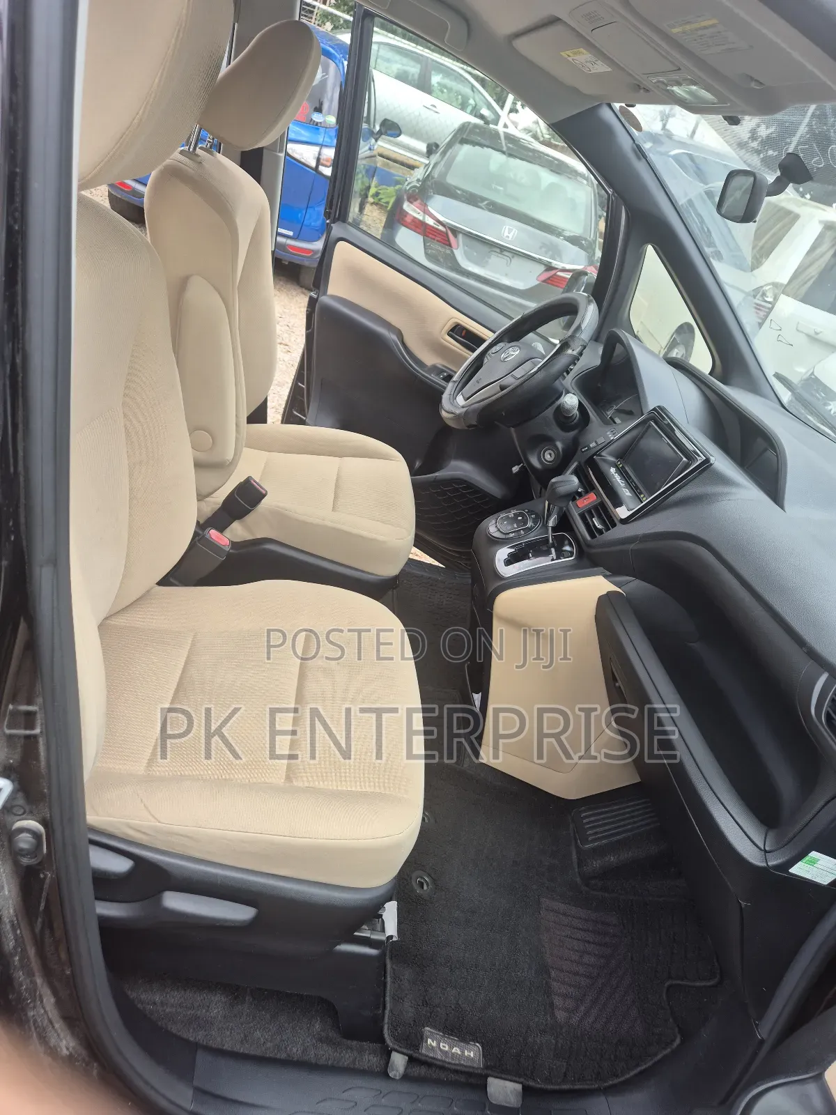 Toyota Noah 2015 Purple