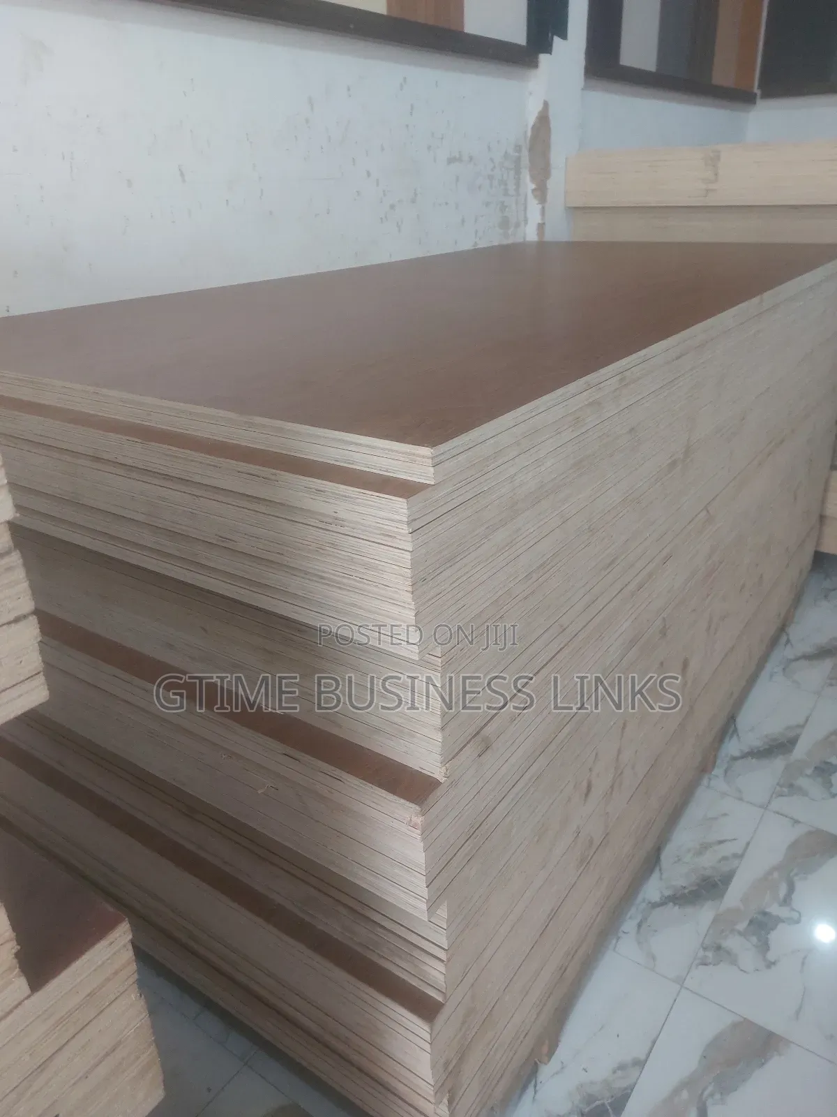 Laminated Plywood (High Gloss)