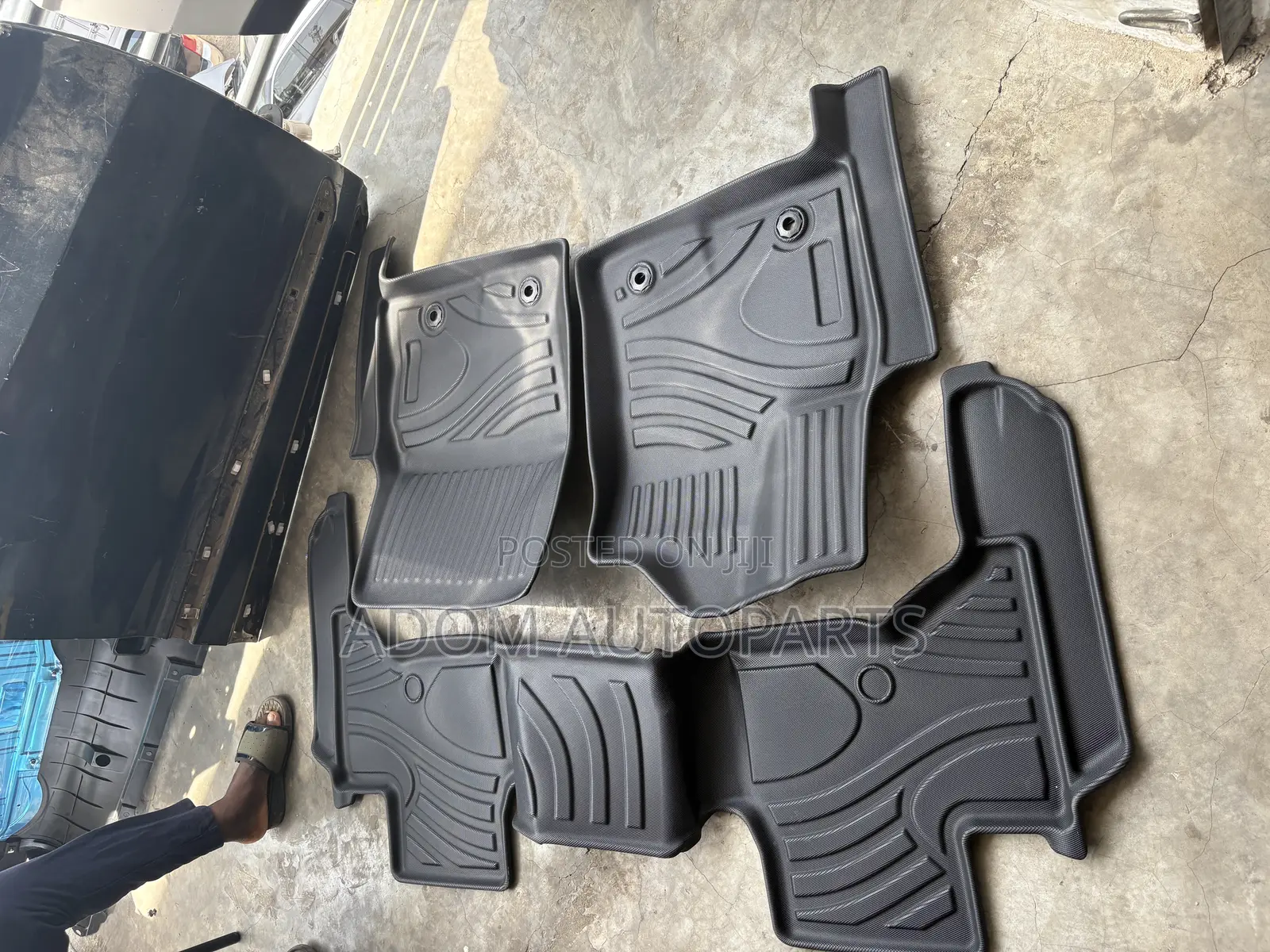Toyota Land Cruiser V8 Floor Mat Carpet