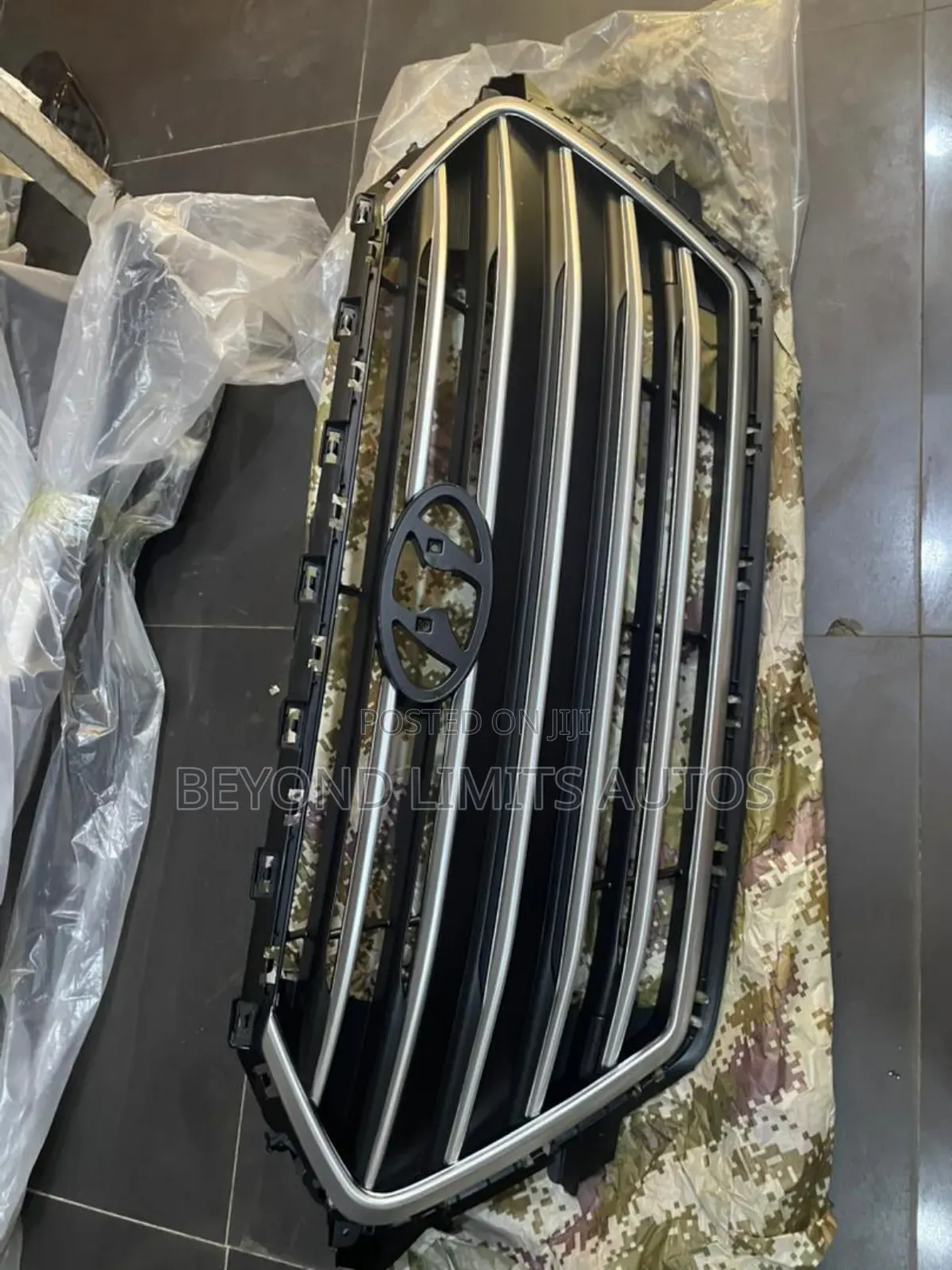 Hyundai Elantra 2017,2018 Front Grille / Shell