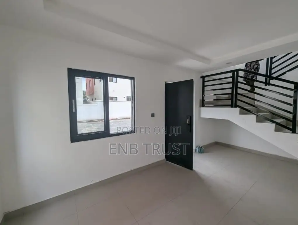 3bdrm Duplex in Cfc Estate for sale