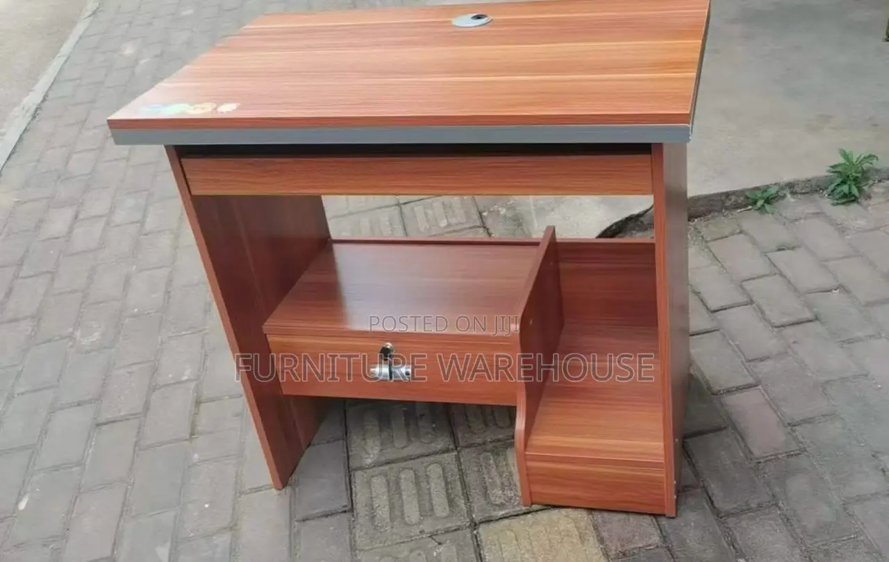 Computer Desk (0.8 M )