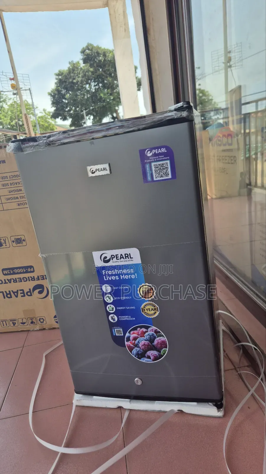 Unique Pearl Single Door Table Top Fridge
