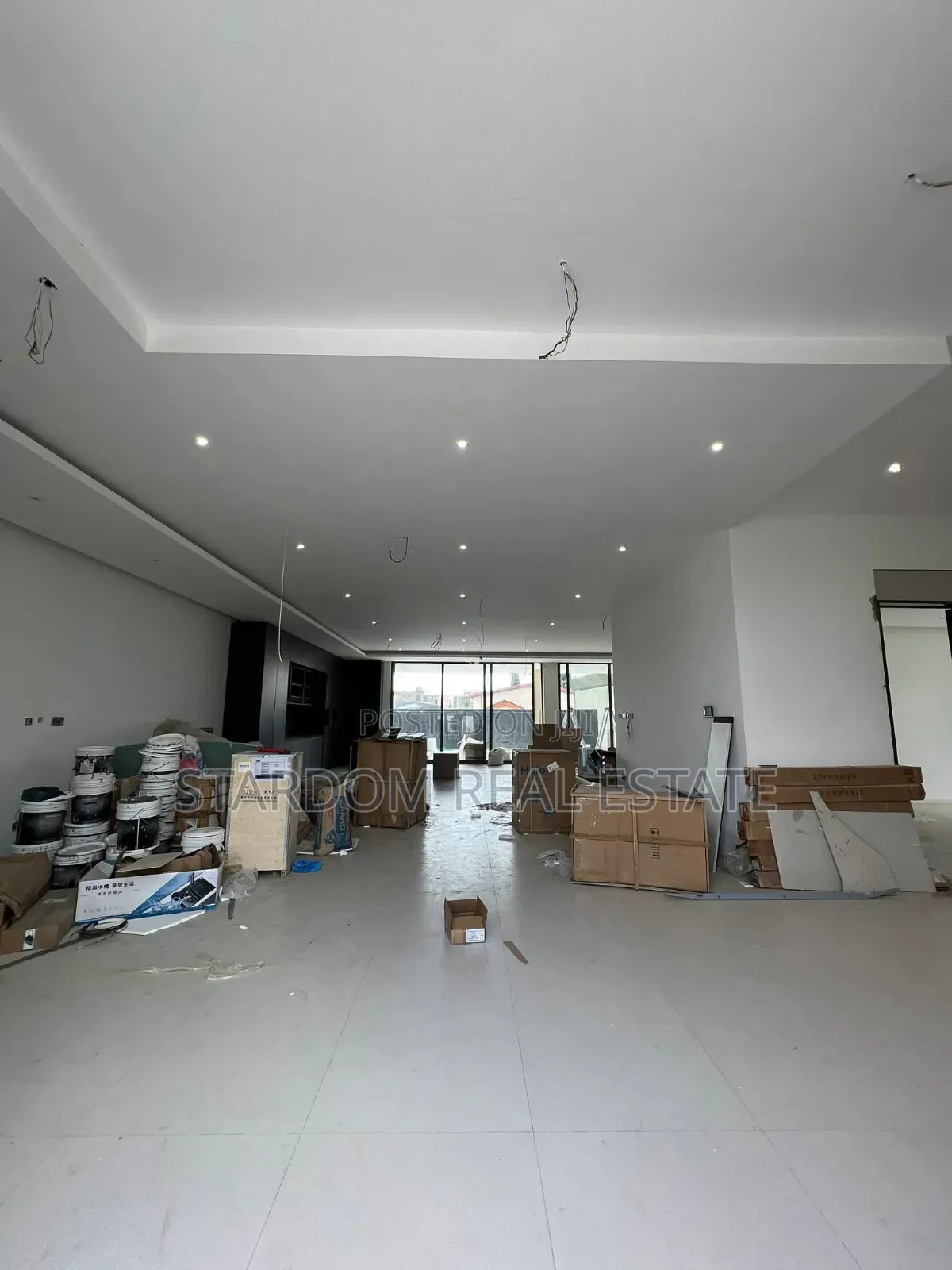 6bdrm Mansion in Adjiringanor, East Legon for sale