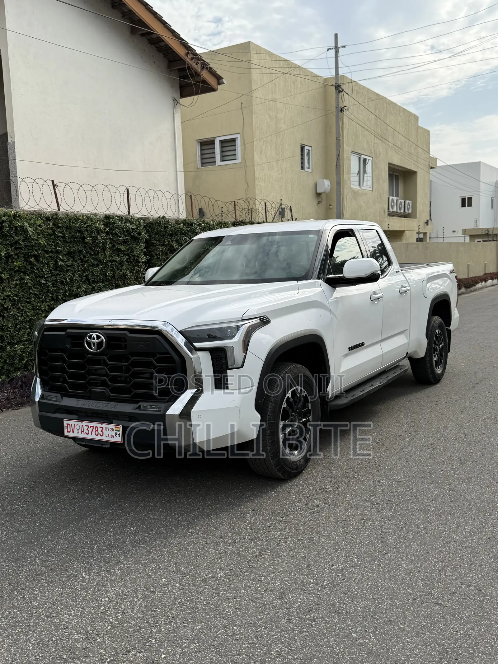 Toyota Tundra SR CrewMax 5.5' Bed 2023 White