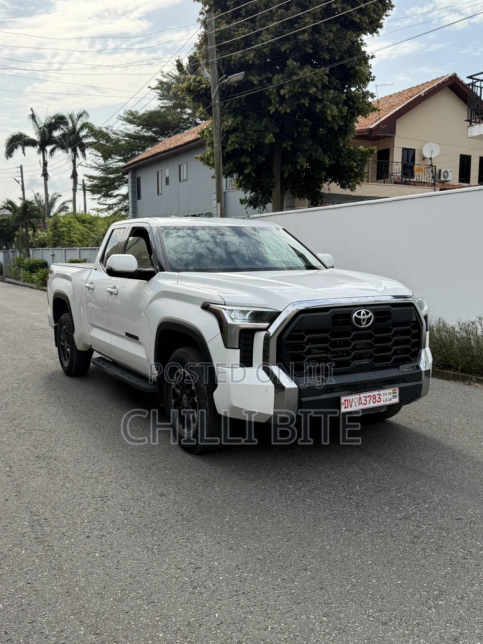Toyota Tundra SR CrewMax 5.5' Bed 2023 White
