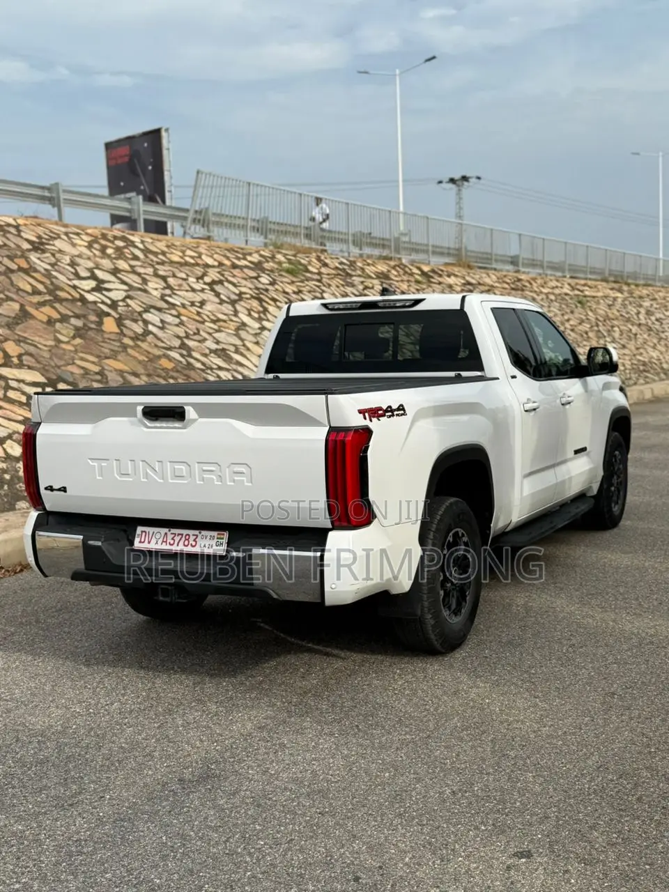 Toyota Tundra SR5 CrewMax 5.5' Bed 2024 White