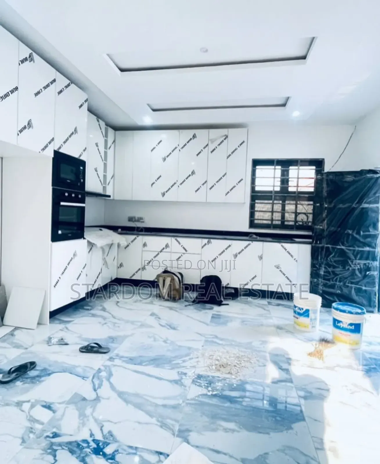 4bdrm Duplex in Lakeside Estate for sale