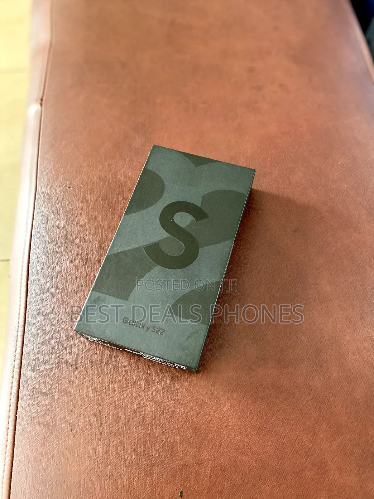 New Samsung Galaxy S22 5G 128 GB Green