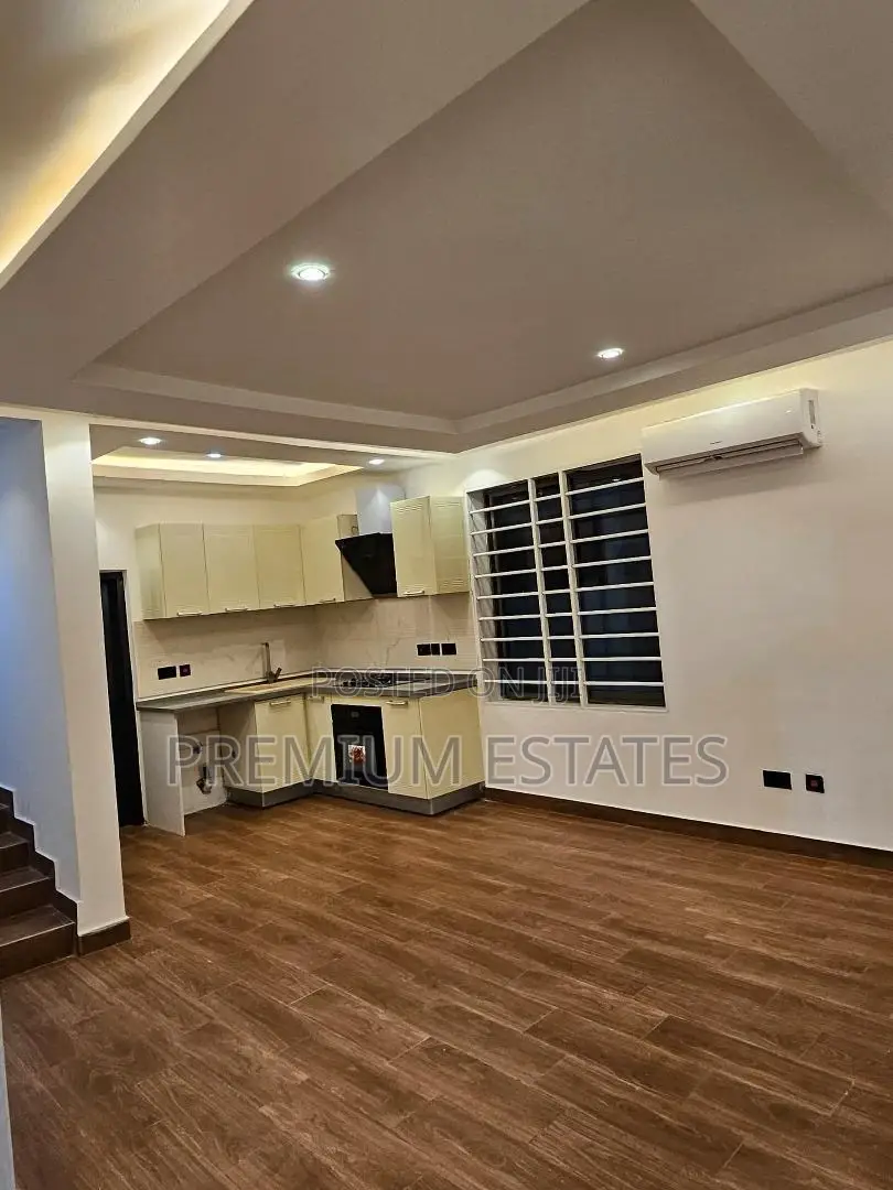 2bdrm House in School Junction for rent
