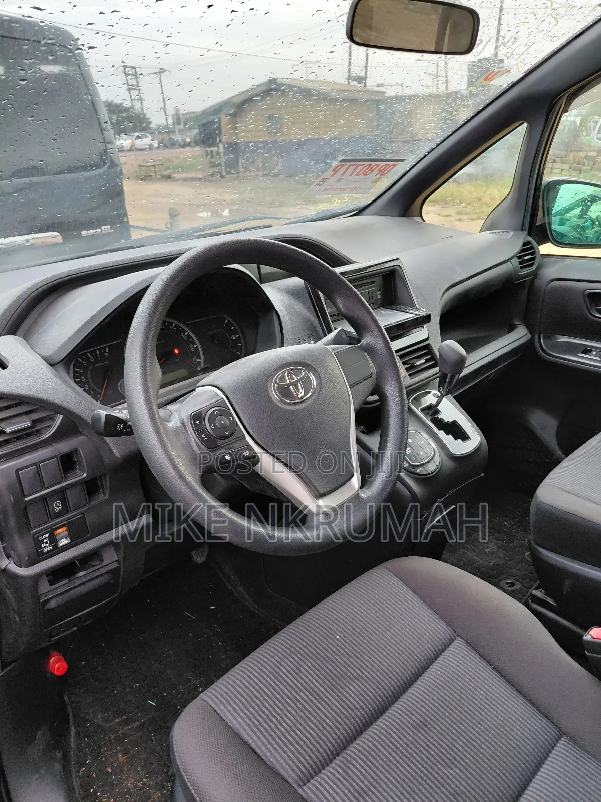 Toyota Voxy SV Premium 2014 Beige