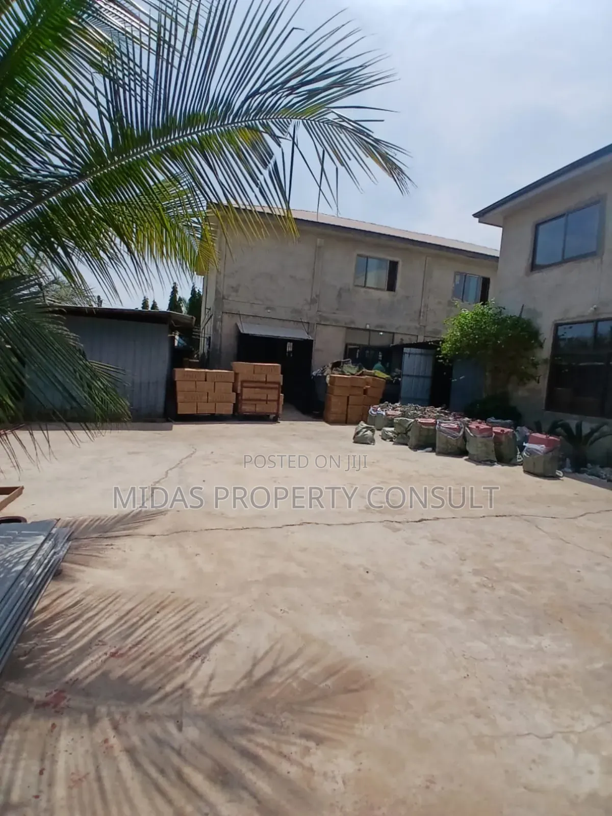 400sqm Warehouse With a 4 Bedroom House for Sale at Spintex