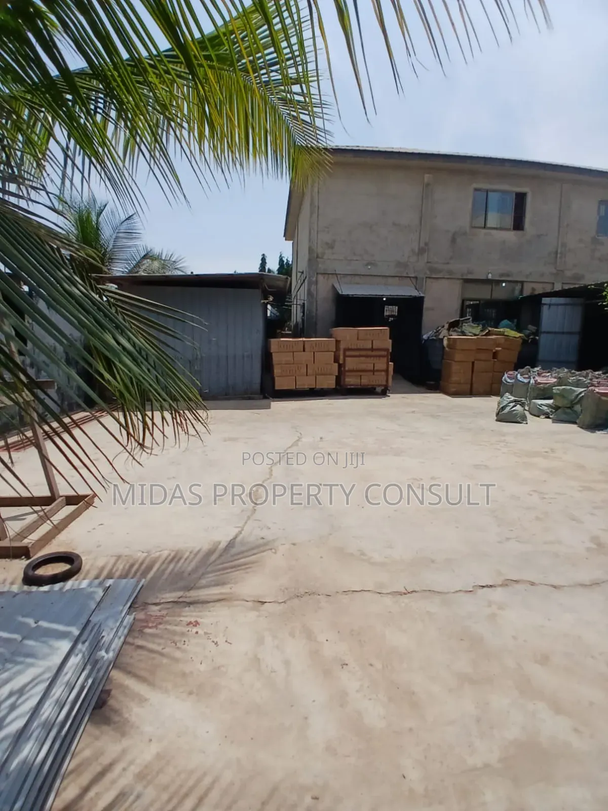 400sqm Warehouse With a 4 Bedroom House for Sale at Spintex