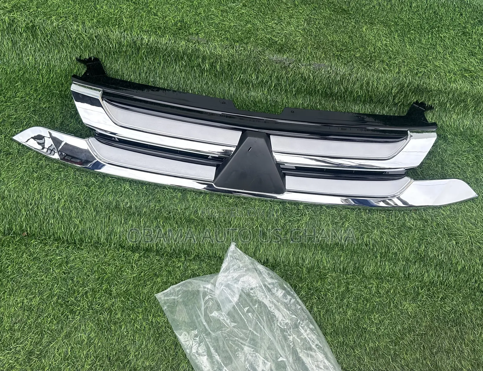 Mitsubishi Outlander 2016 2017 2018 Front Grill / Shells