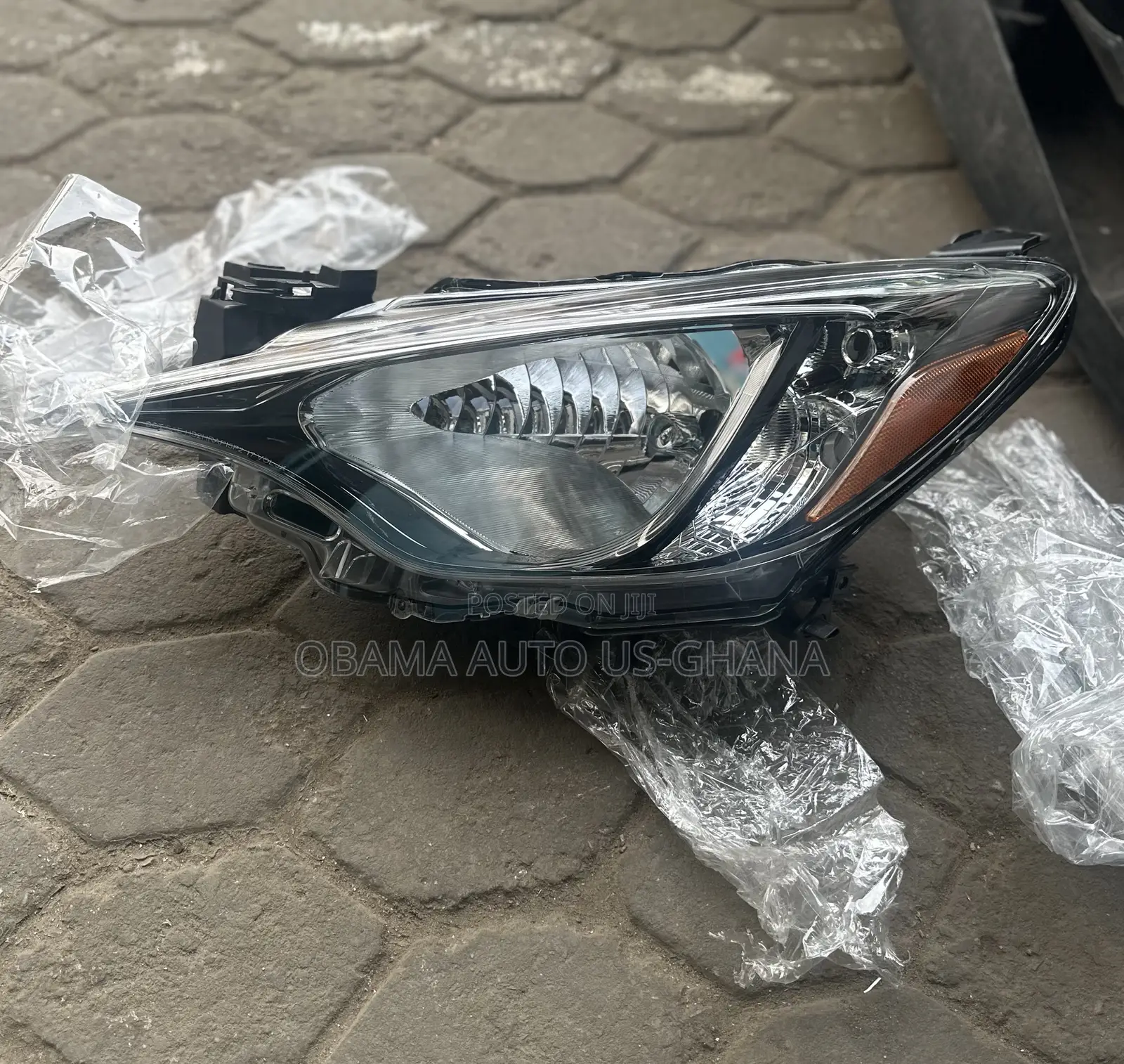 2016 2017 2018 2019 Toyota Yaris Ia / Scion Ia Headlight