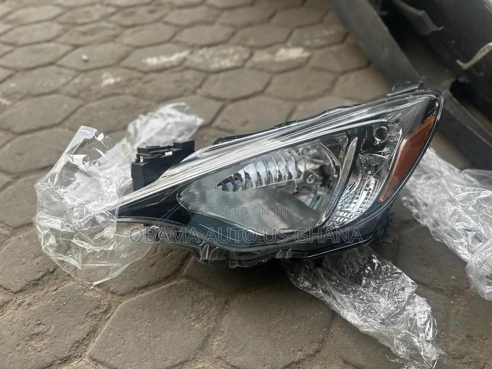 2016 2017 2018 2019 Toyota Yaris Ia / Scion Ia Headlight