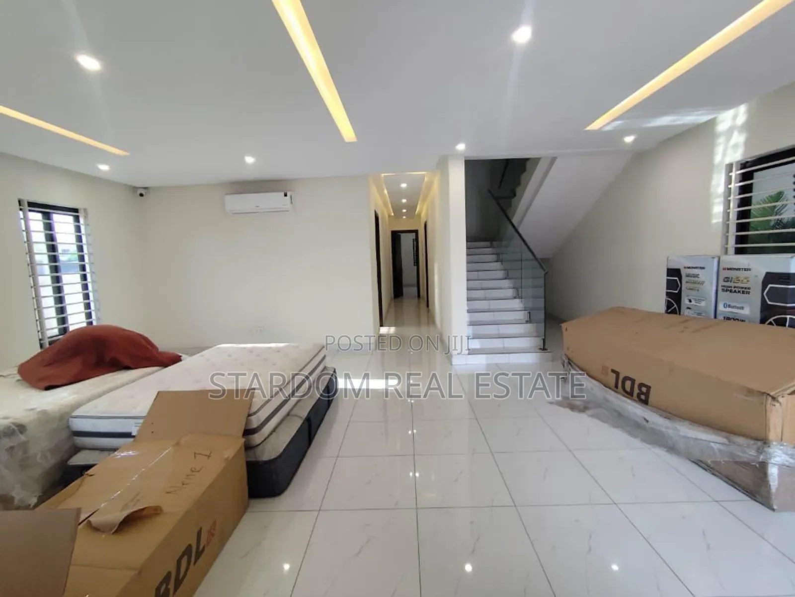 6bdrm Duplex in American House, East Legon for rent